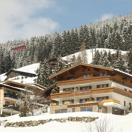 Schoene Aussicht Saalbach-Hinterglemm